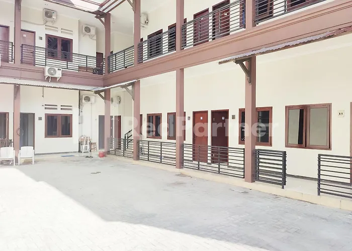 Mutiara Residence Near Simpang Lima Mitra RedDoorz